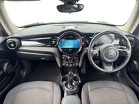 Usado Mini Cooper Classic 134 HP (98 kW) 2023 Verde Citadino