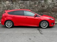 Used Ford Focus ST-Line 120 HP (88 kW) 2017 Red Hatchback