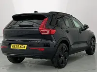 Usado Volvo XC40 Plus 2025 Negro SUV