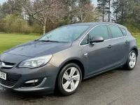 Begagnad Vauxhall Astra SRi 2012 Grå Halvkombi