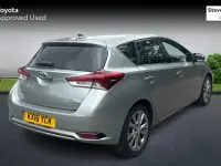 Used Toyota Auris Hybrid 136 HP (100 kW) 2016 Hatchback