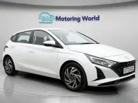 Used Hyundai i20 Advanced 101 HP (74 kW) 2024 White Hatchback