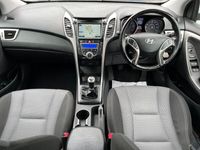 used Hyundai i30 STYLE NAV BLUE DRIVE CRDI 5-Door