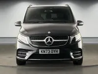 Usado Mercedes V300 AMG line 237 HP (174 kW) 2023 Cinzento Monovolume