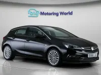 Second-hand Vauxhall Astra Elite 200 CP (147 kW) 2018 Negru Hatchback