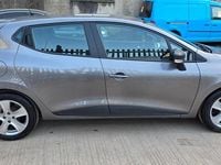 Gebraucht Renault Clio IV Expression+ 90 PS (66 kW) 2014 Grau Kleinwagen