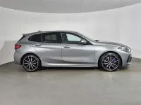 Usado BMW 118 M Sport 134 HP (98 kW) 2024 Cinzento Citadino