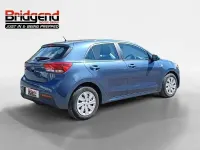 Usado Kia Rio 84 HP (61 kW) 2020 Azul Citadino