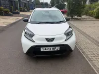 Used Toyota Aygo X PURE 72 HP (52 kW) 2023 White SUV