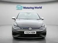Second-hand VW Golf VIII R 320 CP (235 kW) 2024 Negru Hatchback