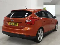 Used Ford Focus Titanium 125 HP (91 kW) 2011 Red Hatchback