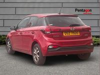 Używany Hyundai i20 SE 99 KM (72 kW) 2019 Czerwony Hatchback