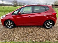 Used Hyundai ix20 Premium 90 HP (66 kW) 2018 Red Hatchback