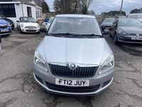 Used Skoda Fabia 60 HP (44 kW) 2012 Silver Hatchback
