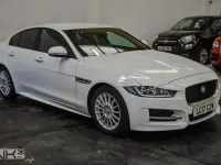 Używany Jaguar XE R-Sport 180 KM (132 kW) 2017 Biały Sedan/Limuzyna