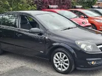 Usado Vauxhall Astra Design Edition 2006 Negro Utilitario