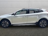Usado Volvo V40 Plus 152 HP (111 kW) 2018 Prateado Citadino