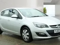 Second-hand Vauxhall Astra 115 CP (84 kW) 2013 Argintiu Hatchback