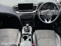 Usado Kia XCeed 118 HP (86 kW) 2022 Laranja SUV