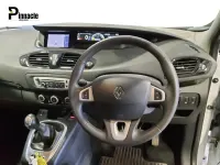 Used Renault Scénic III Dynamique 110 HP (80 kW) 2012 White MPV