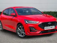 Used Ford Focus ST-Line 125 HP (91 kW) 2023 Red Hatchback
