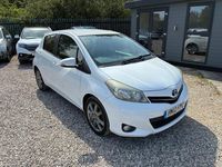 Used Toyota Yaris SR 99 HP (72 kW) 2012 White Hatchback
