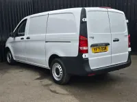 Begagnad Mercedes Vito Progressive 2022 Vit Van