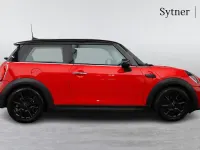 Used Mini Cooper Classic 134 HP (98 kW) 2021 Red Hatchback