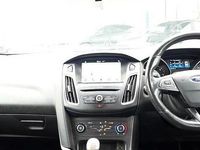 Usado Ford Focus ST-Line 120 HP (88 kW) 2017 Preto Citadino
