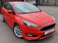 Used Ford Focus Zetec 120 HP (88 kW) 2015 Red Hatchback