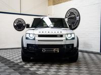 Usado Land Rover Defender HSE Dynamic 300 CV (220 kW) 2024 Plateado Familiar