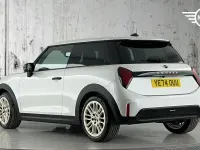Used Mini Cooper Hatch 154 HP (113 kW) 2024 White Hatchback