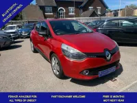 Used Renault Clio Play 75 HP (55 kW) 2015 Red Hatchback
