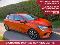 Used Renault Clio Iconic 90 HP (66 kW) 2022 Orange Hatchback