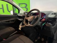 Used Vauxhall Combo 100 HP (73 kW) 2022 White MPV