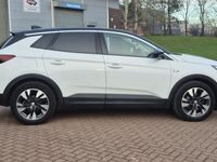 Used Vauxhall Grandland X SRi 131 HP (96 kW) 2020 White SUV