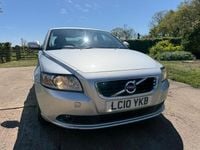 Usado Volvo S40 115 HP (84 kW) 2010 Prateado Sedan