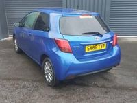 Used Toyota Yaris 69 HP (50 kW) 2016 Blue Hatchback