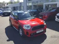 Begagnad Mini Cooper Classic 2020 Röd Halvkombi