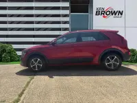 Used Kia Niro 2025 Red SUV