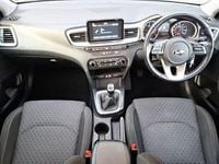 Used Kia Ceed 2019 White Hatchback