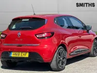 Used Renault Clio Dynamique 90 HP (66 kW) 2018 Flame red  Hatchback