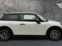 Used Mini Cooper Hatch 113 kW (154 HP) 2026 White Hatchback