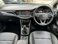 Used Vauxhall Astra Elite 150 HP (110 kW) 2017 Grey Hatchback