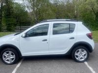 Begagnad Dacia Sandero Ambiance 90 HK (66 kW) 2015 Vit Halvkombi