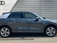 Begagnad Audi Q2 S-Line 150 HK (110 kW) 2023 Grå SUV