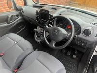 Used Citroën Berlingo 75 HP (55 kW) 2016 White MPV