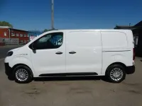 Usado Toyota Proace 100 kW (136 HP) 2023 Branco Monovolume