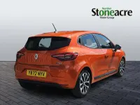 Used Renault Clio V Evolution 143 HP (105 kW) 2023 Orange Hatchback