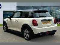 Used Mini Cooper Classic 134 HP (98 kW) 2019 White Hatchback